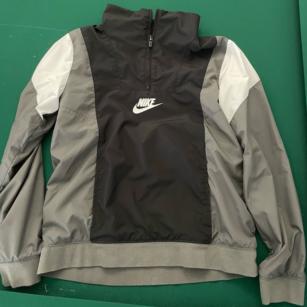 Nike pullover windbreaker